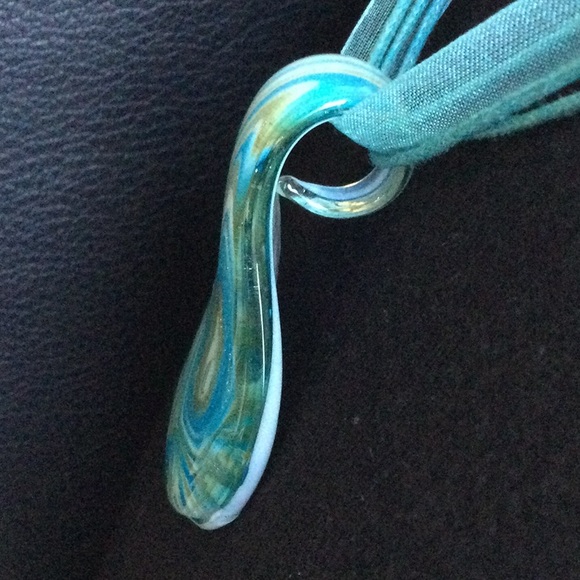 Unique Hand Blown Art Glass Pendant - Picture 5 of 8